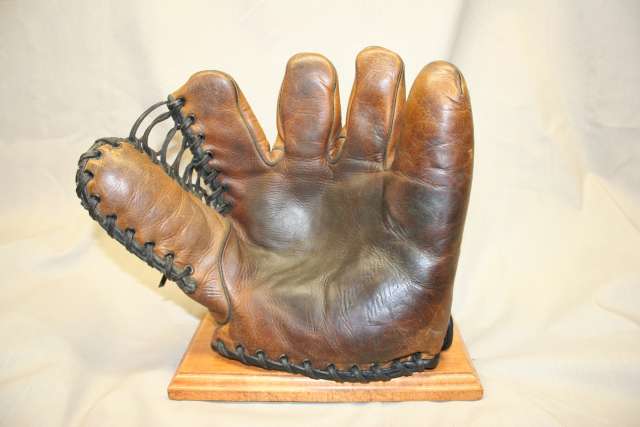 Goldsmith The Snare Front